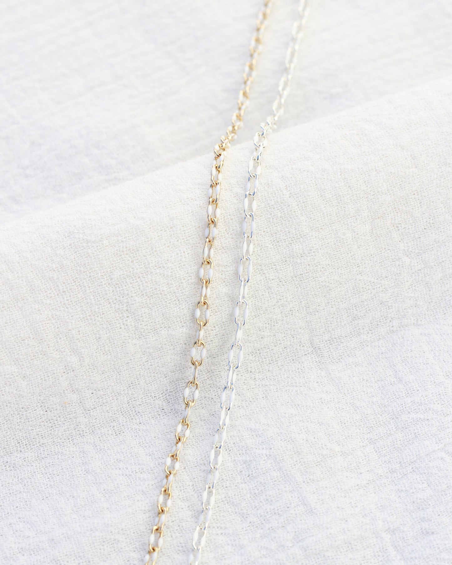 White Enamel Chain, S82 G82