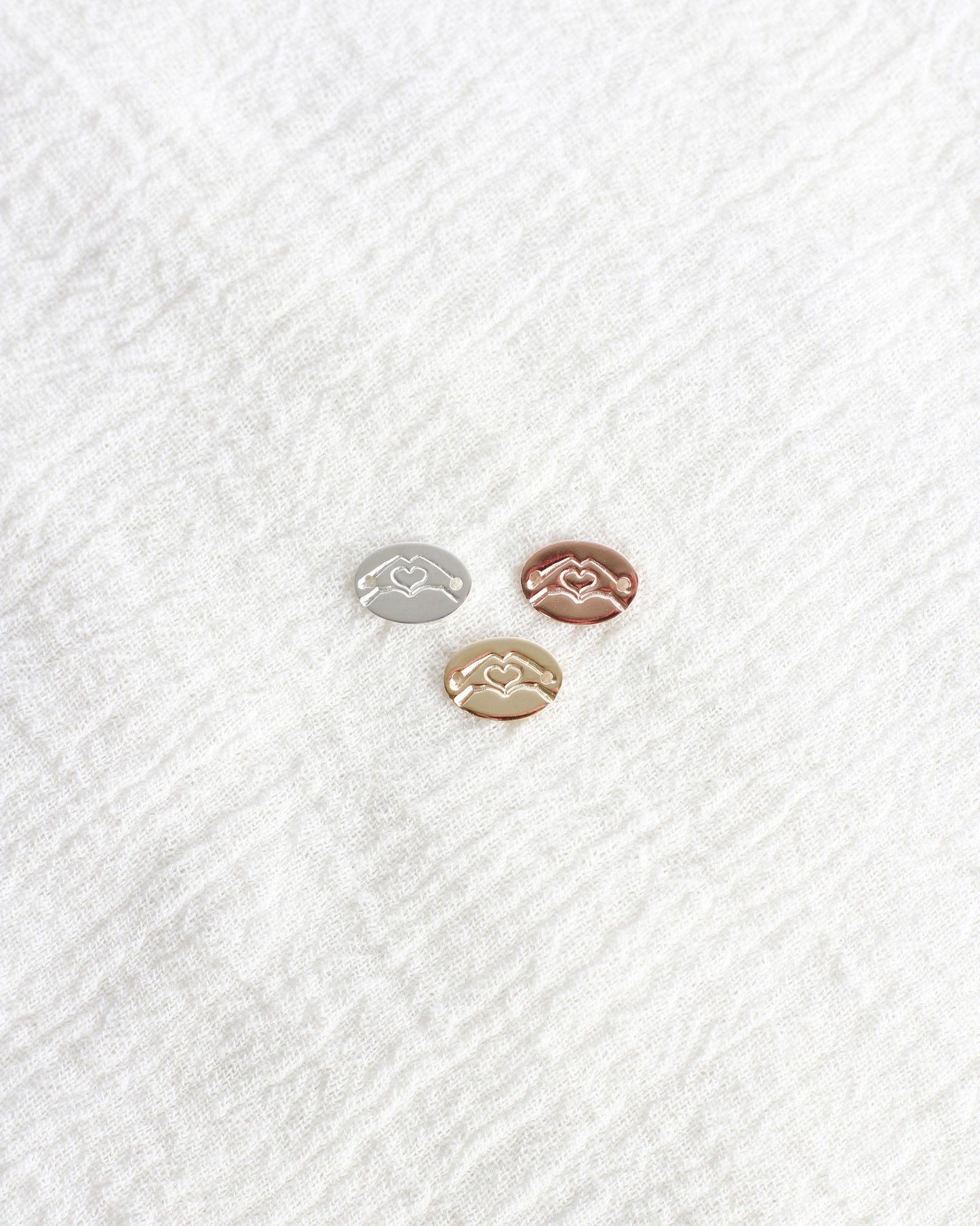 Heart Hands Connector, CN01