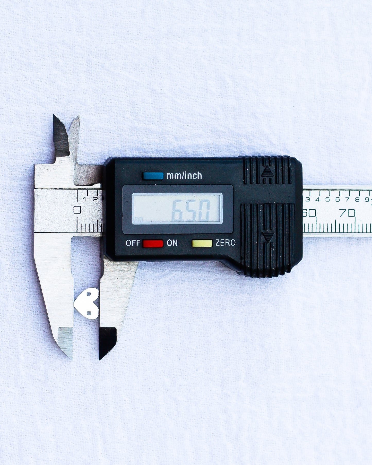 6x7mm Asymmetrical Heart Connector, CN235