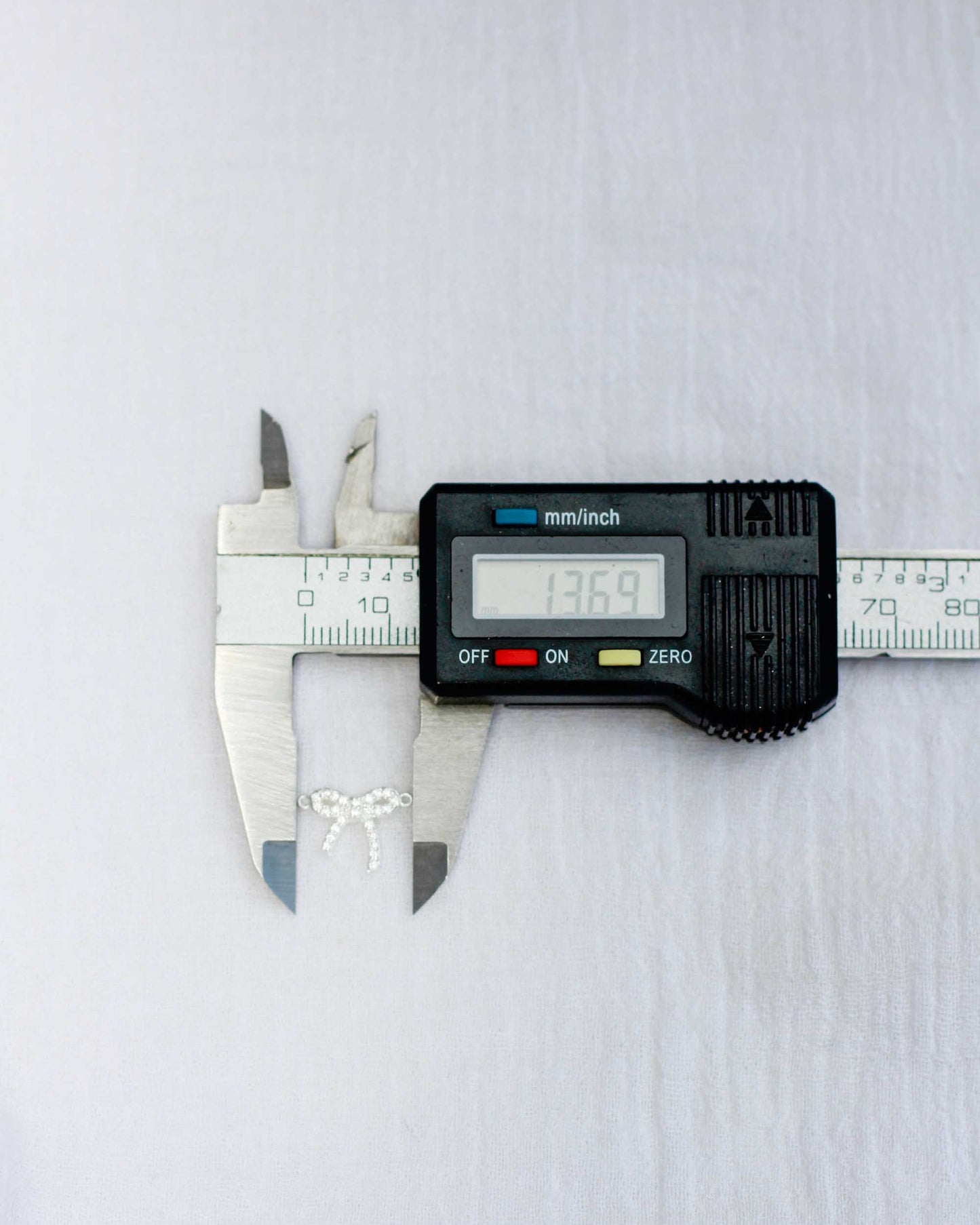Pave Bow Connector, CN167