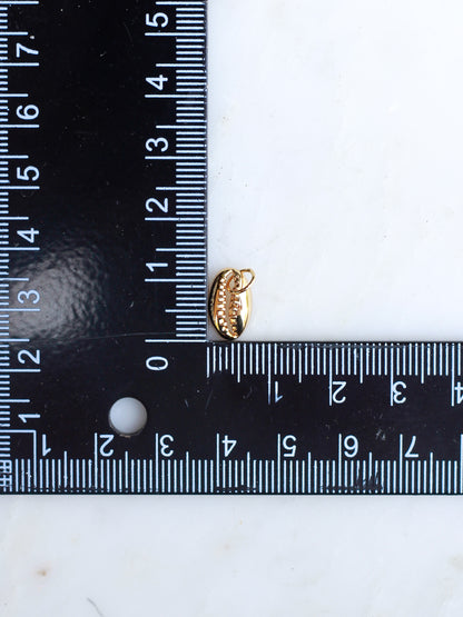 Cowrie Shell Charm, CH116