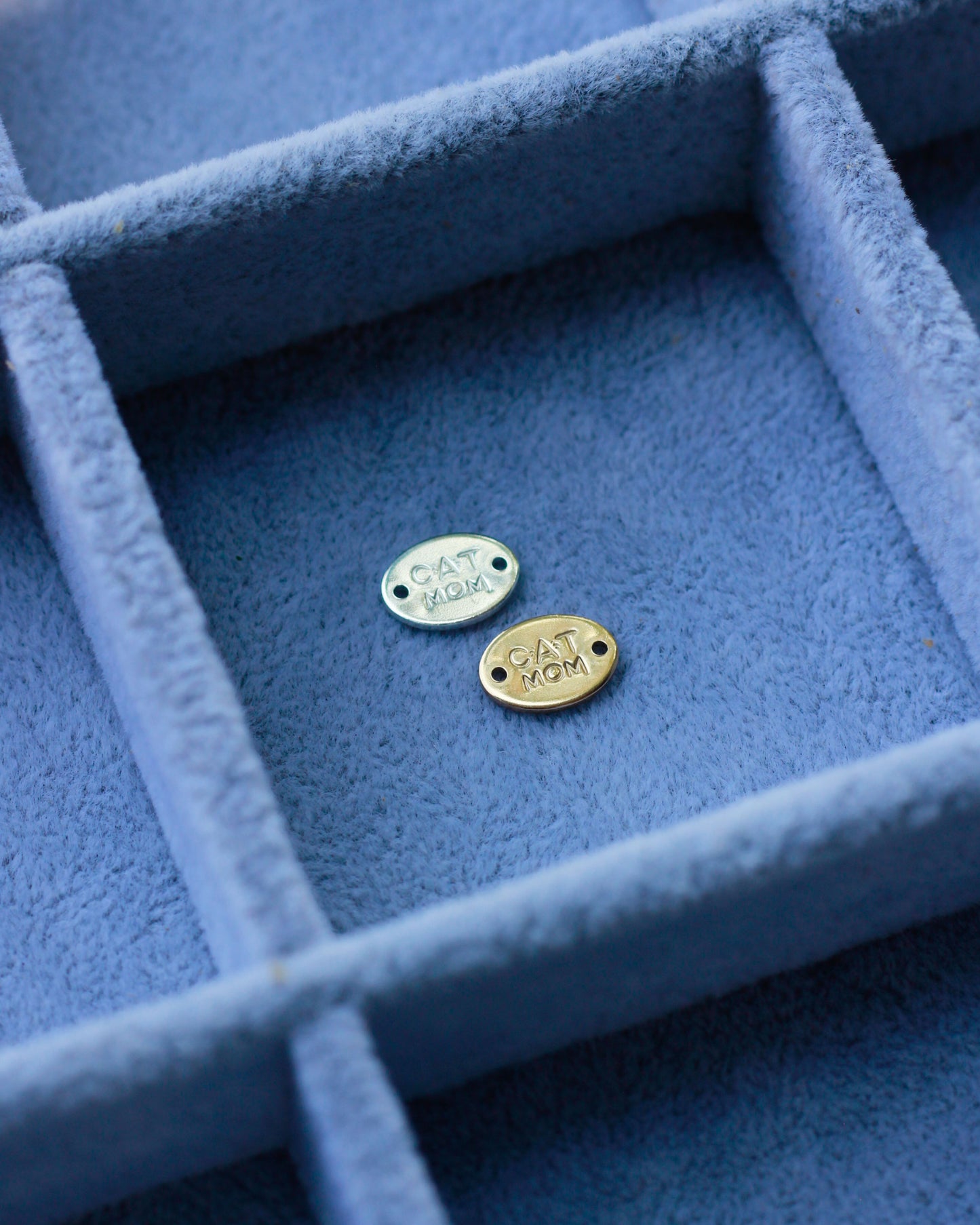 Cat Mom Oval Connector, CN01