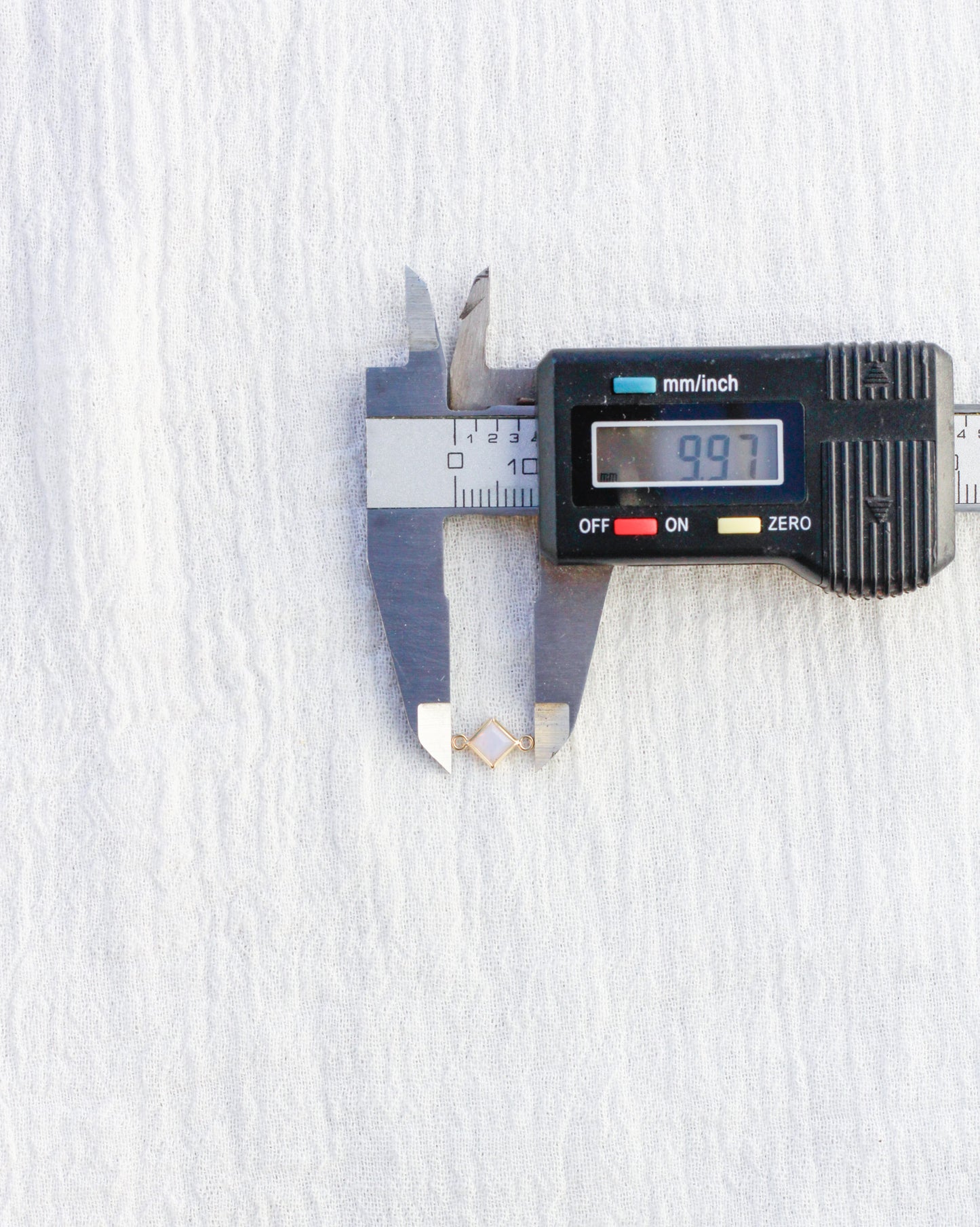 4mm White Opal Diamond Shaped Connector, CN325