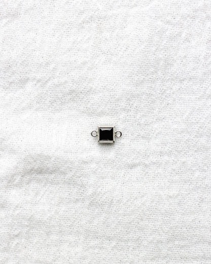 4mm Black Onyx Square Shaped Connector, CN324