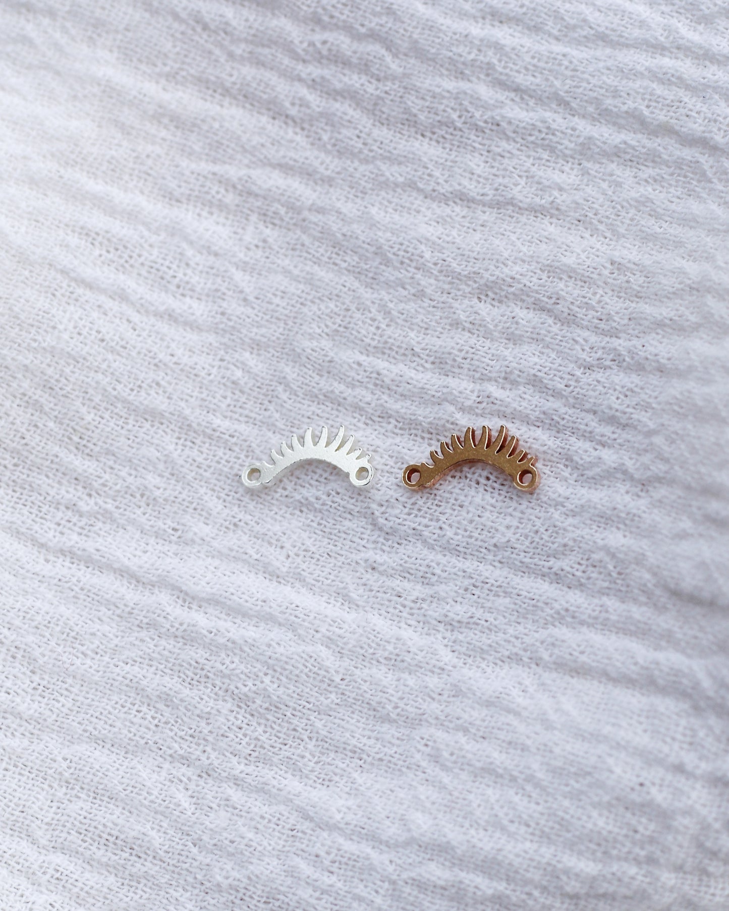 Eyelash Connector, CN284