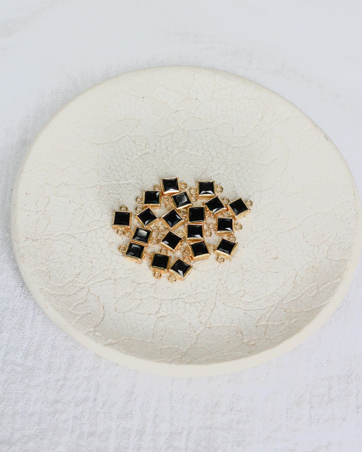 4mm Black Onyx Square Shaped Connector, CN324