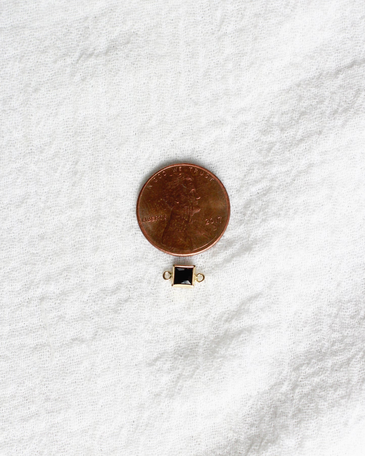 4mm Black Onyx Square Shaped Connector, CN324