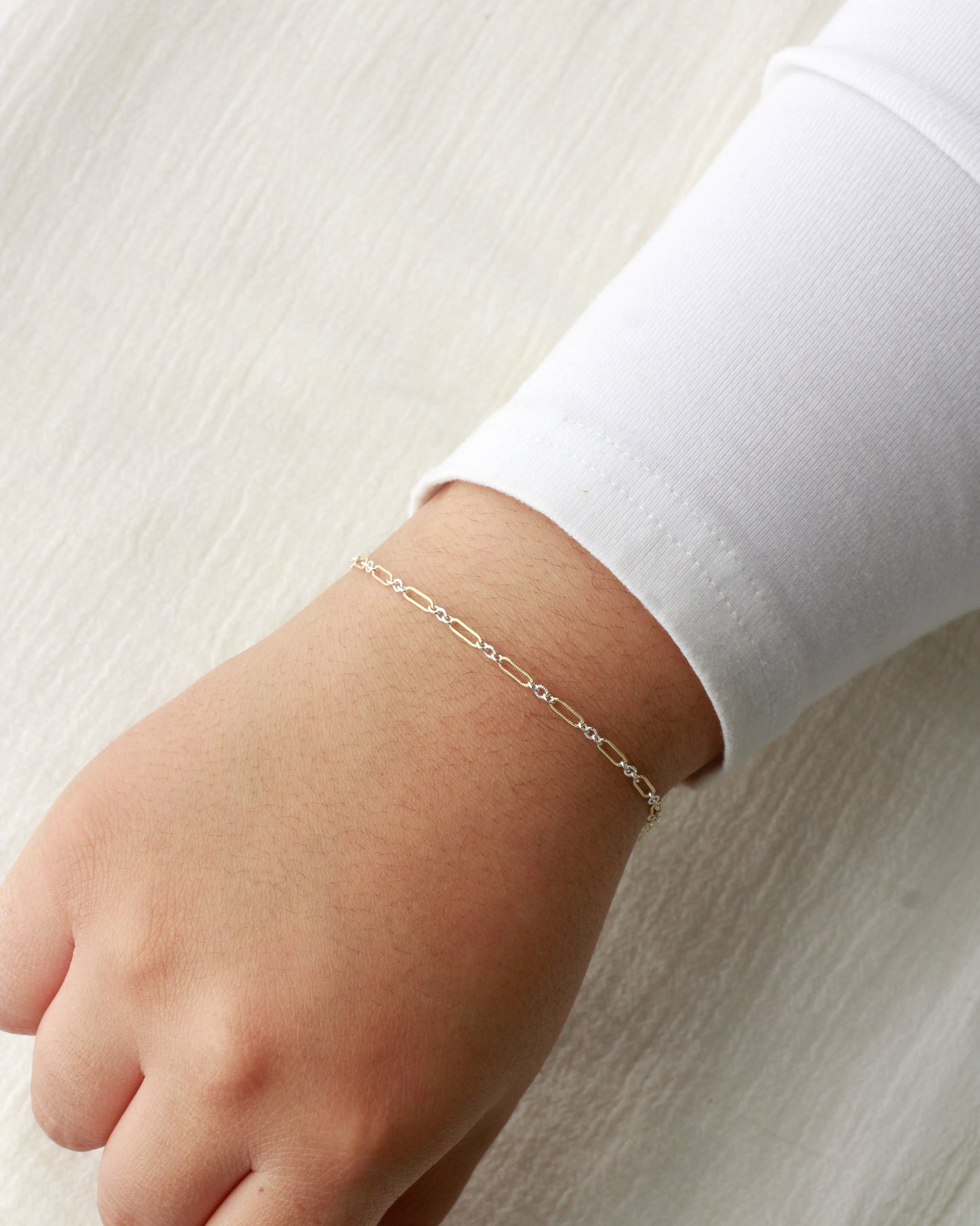 2.3mm Patterned Long and Short 1+3 Mixed Metal Chain, M243