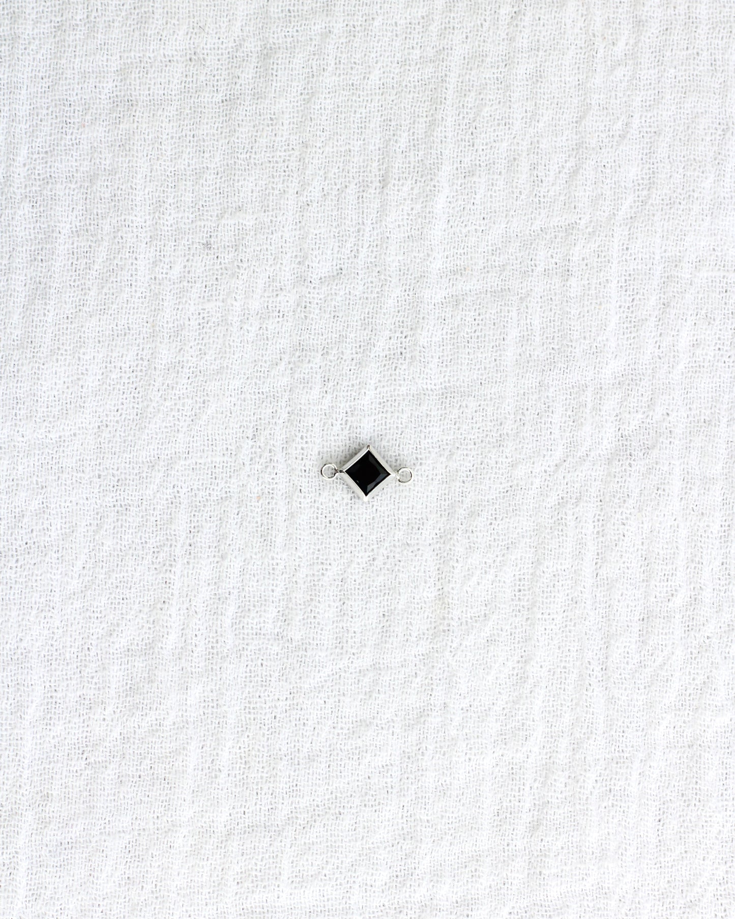 4mm Black Onyx Diamond Shaped Connector, CN328