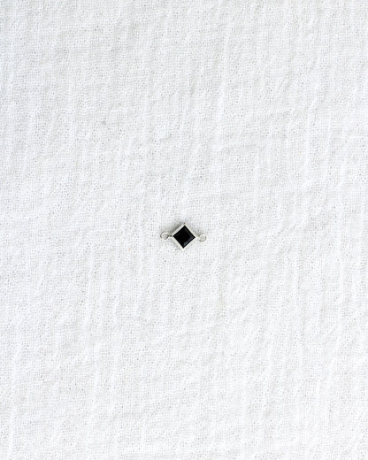4mm Black Onyx Diamond Shaped Connector, CN328