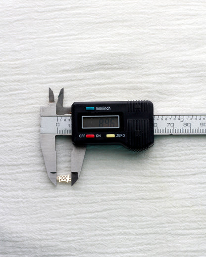 Checkered flag connector, CN450