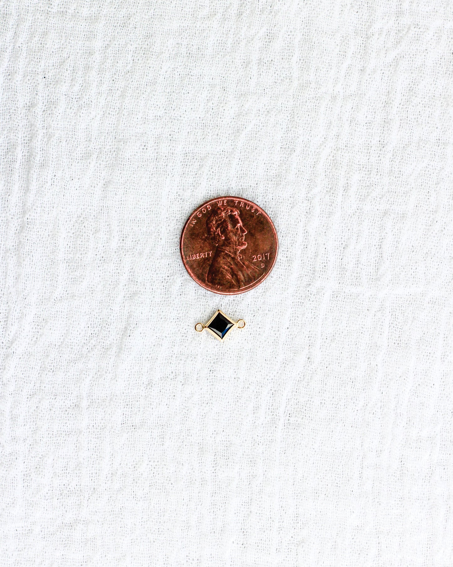 4mm Black Onyx Diamond Shaped Connector, CN328