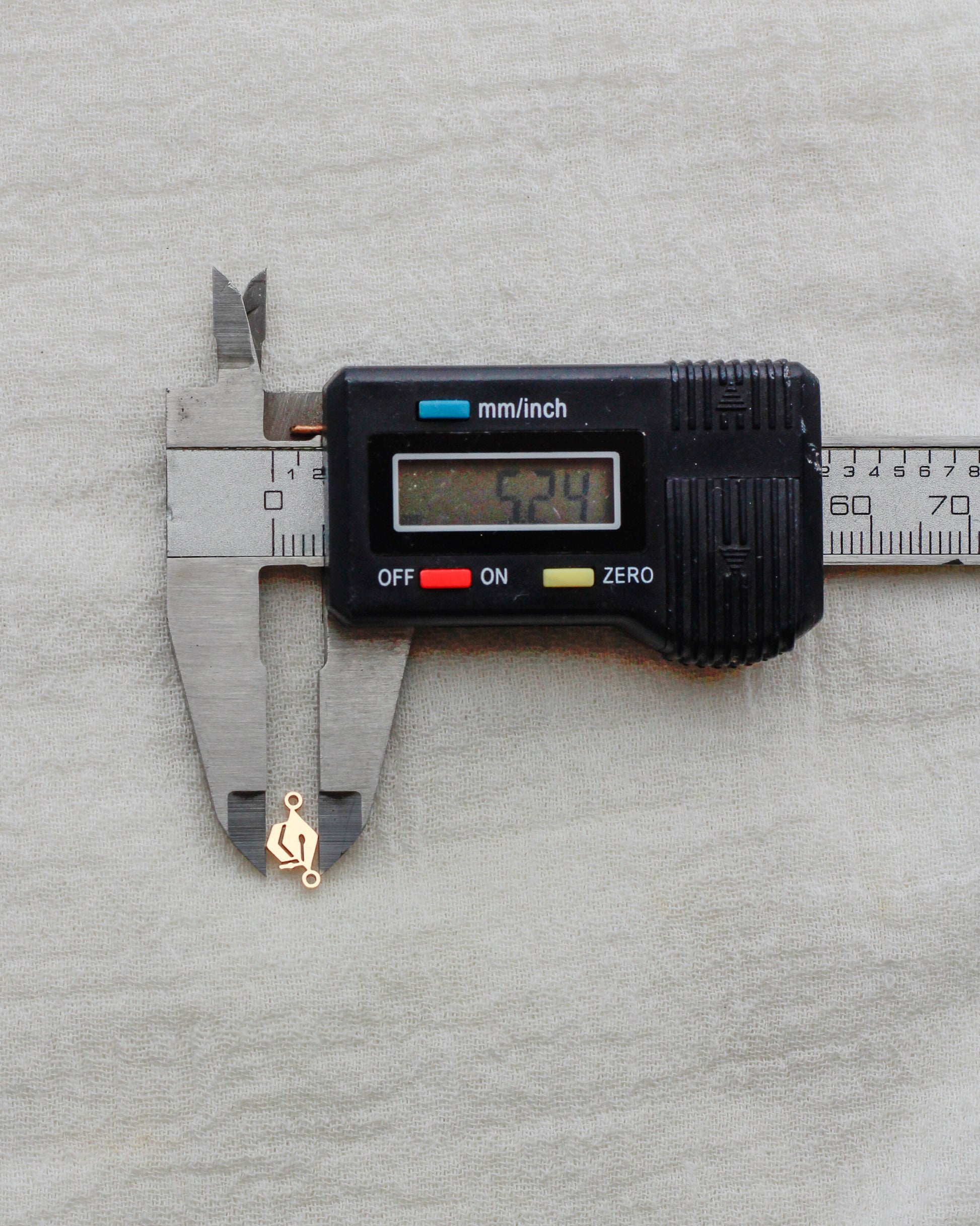 Grad Cap Connector, CN459