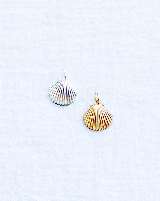 Flat Scallop Shell Charm, CH113