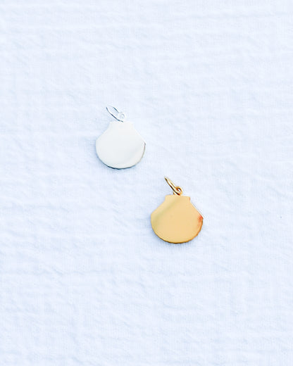 Flat Scallop Shell Charm, CH113