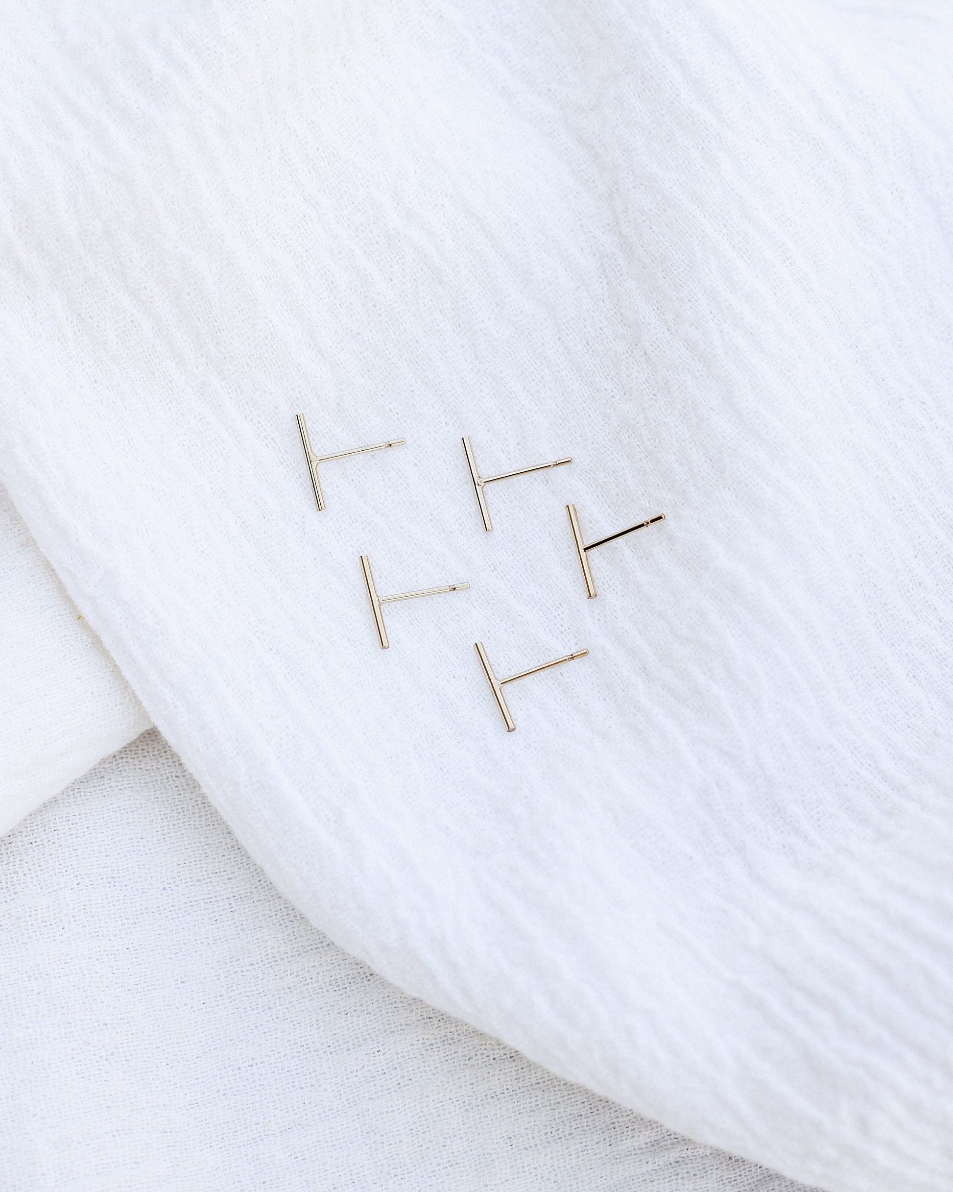 10mm Gold Bar Stud Earrings, E14