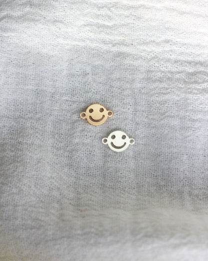 Smiley Face Connector, CN280