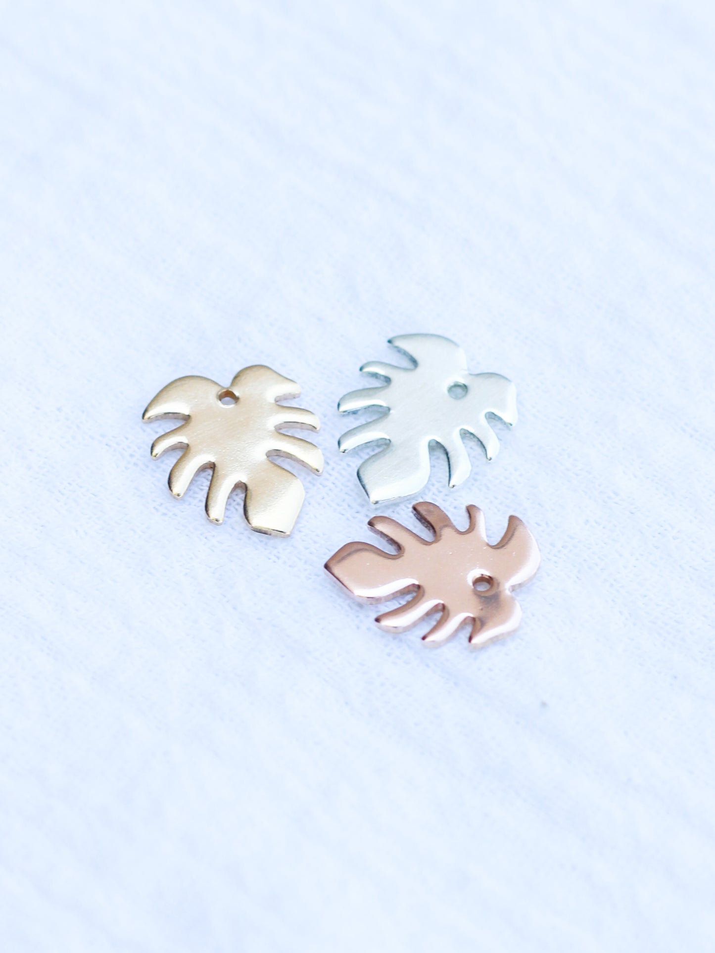 Monstera Leaf Charm, B65