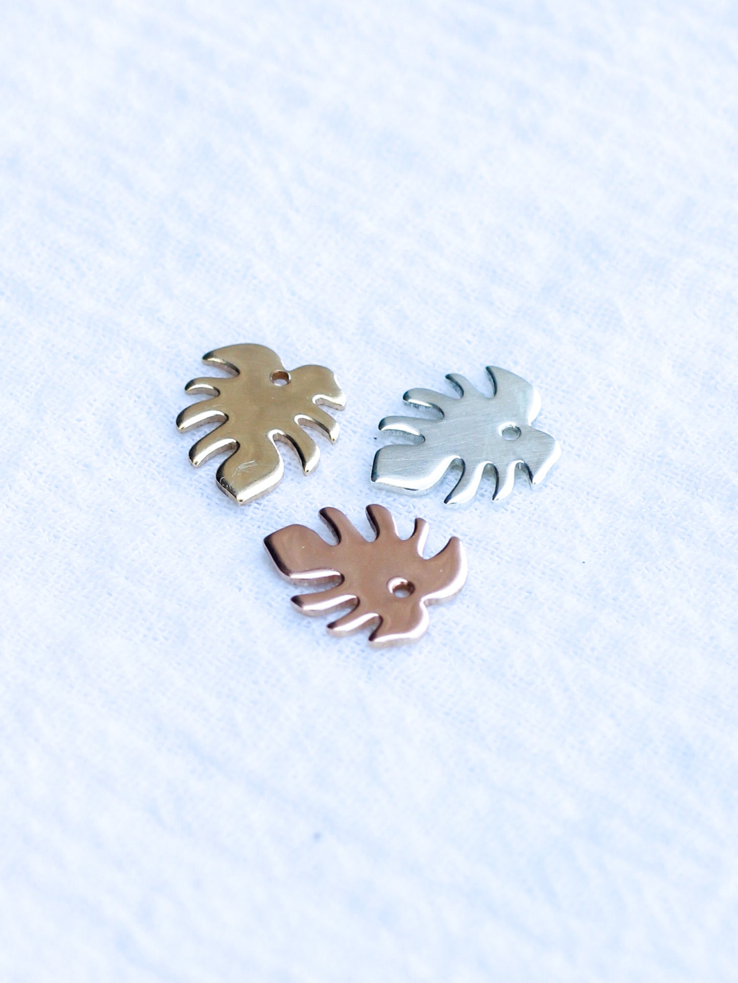Monstera Leaf Charm, B65