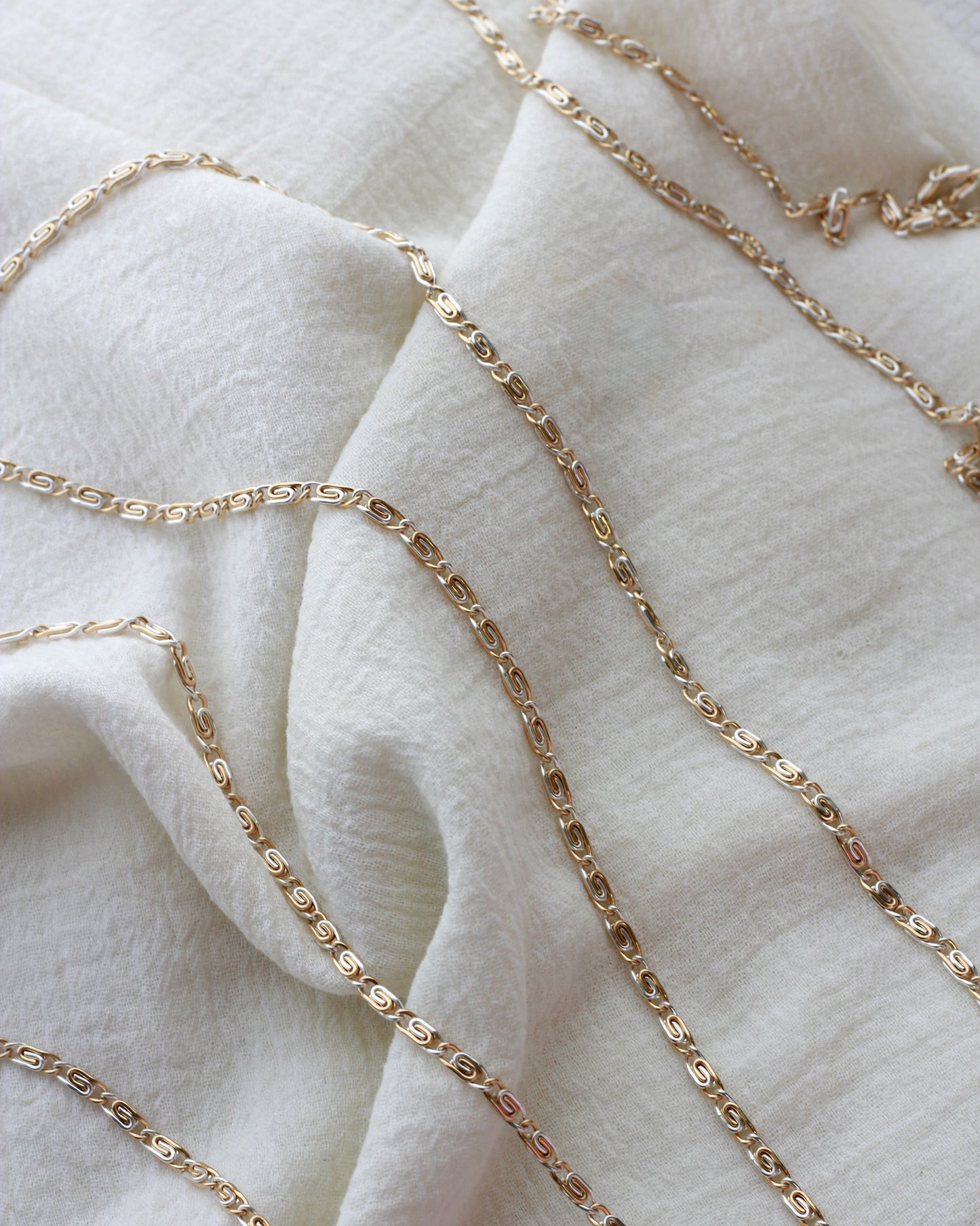 3.3mm Alternating Mixed Metal Scroll Chain, M268