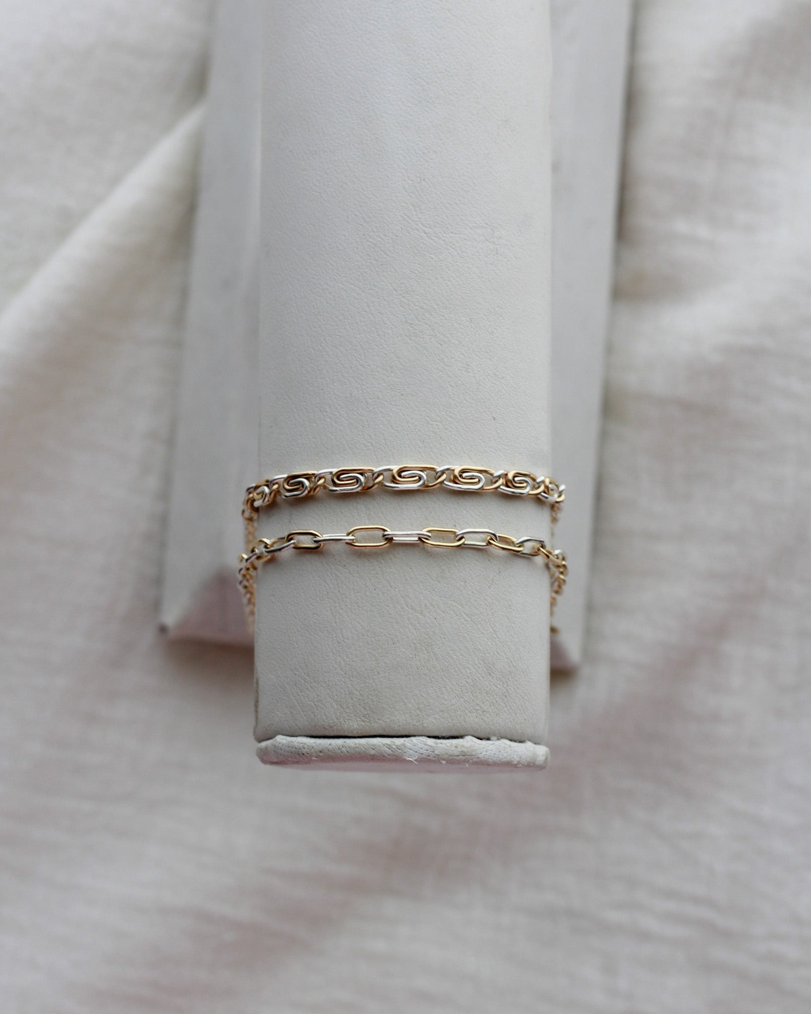 3.3mm Alternating Mixed Metal Scroll Chain, M268