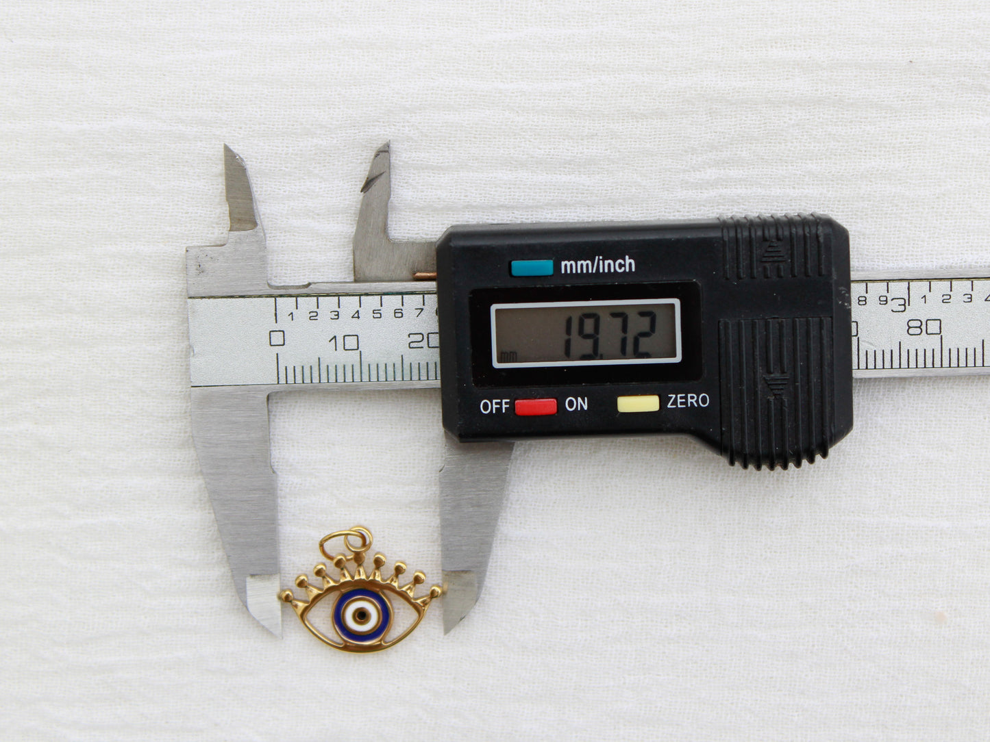 Eye PVD Charm, CH323