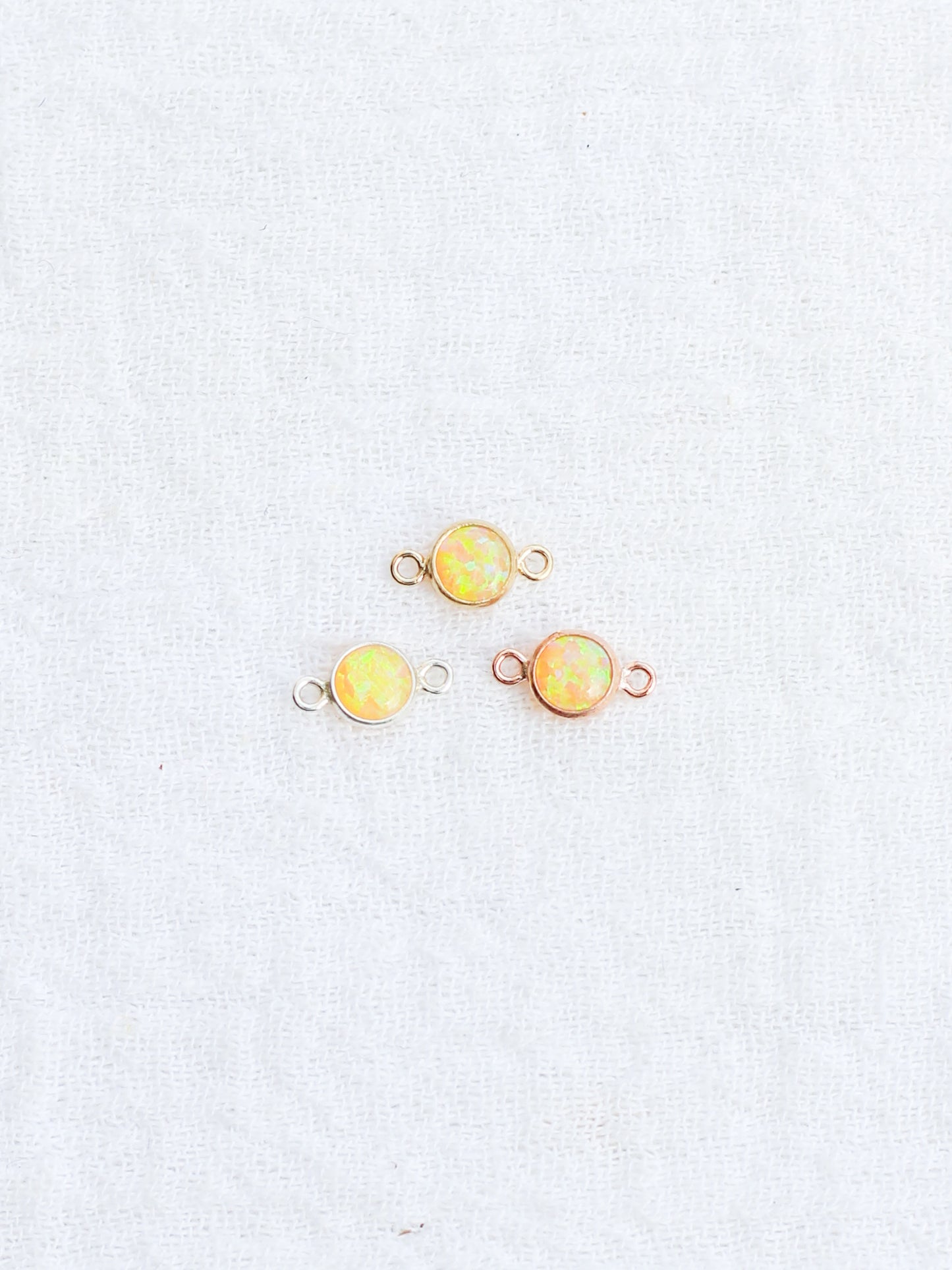 4mm Yellow Opal Connector, CN242