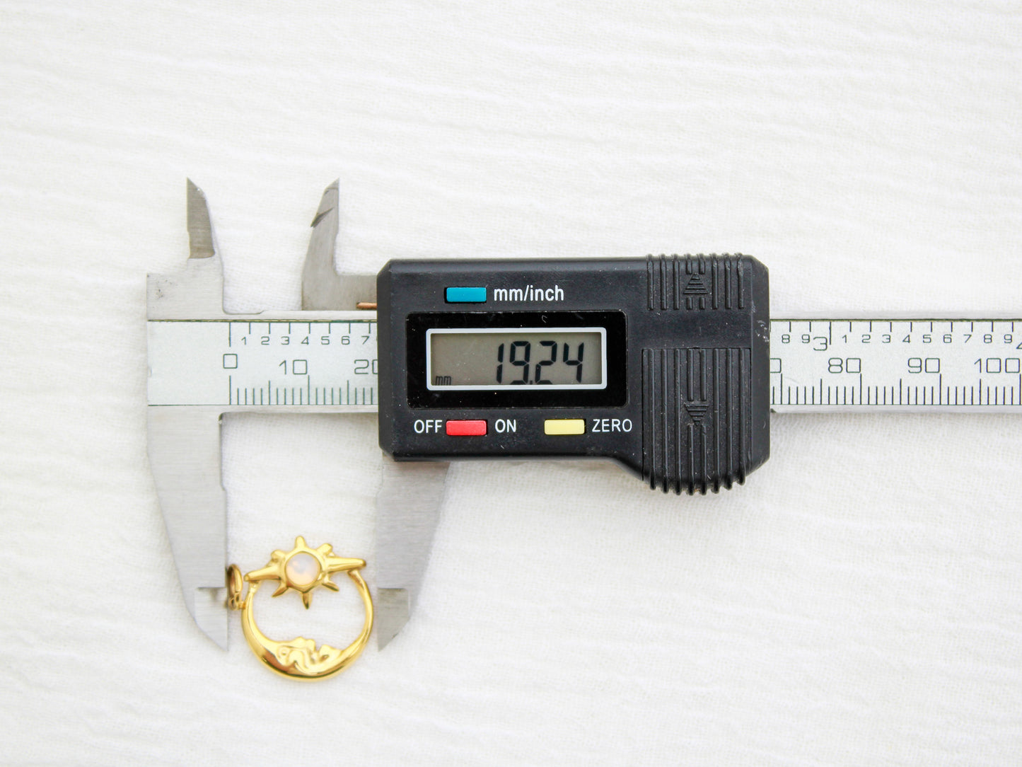 Moon & Star PVD Charm, Opal, CH332