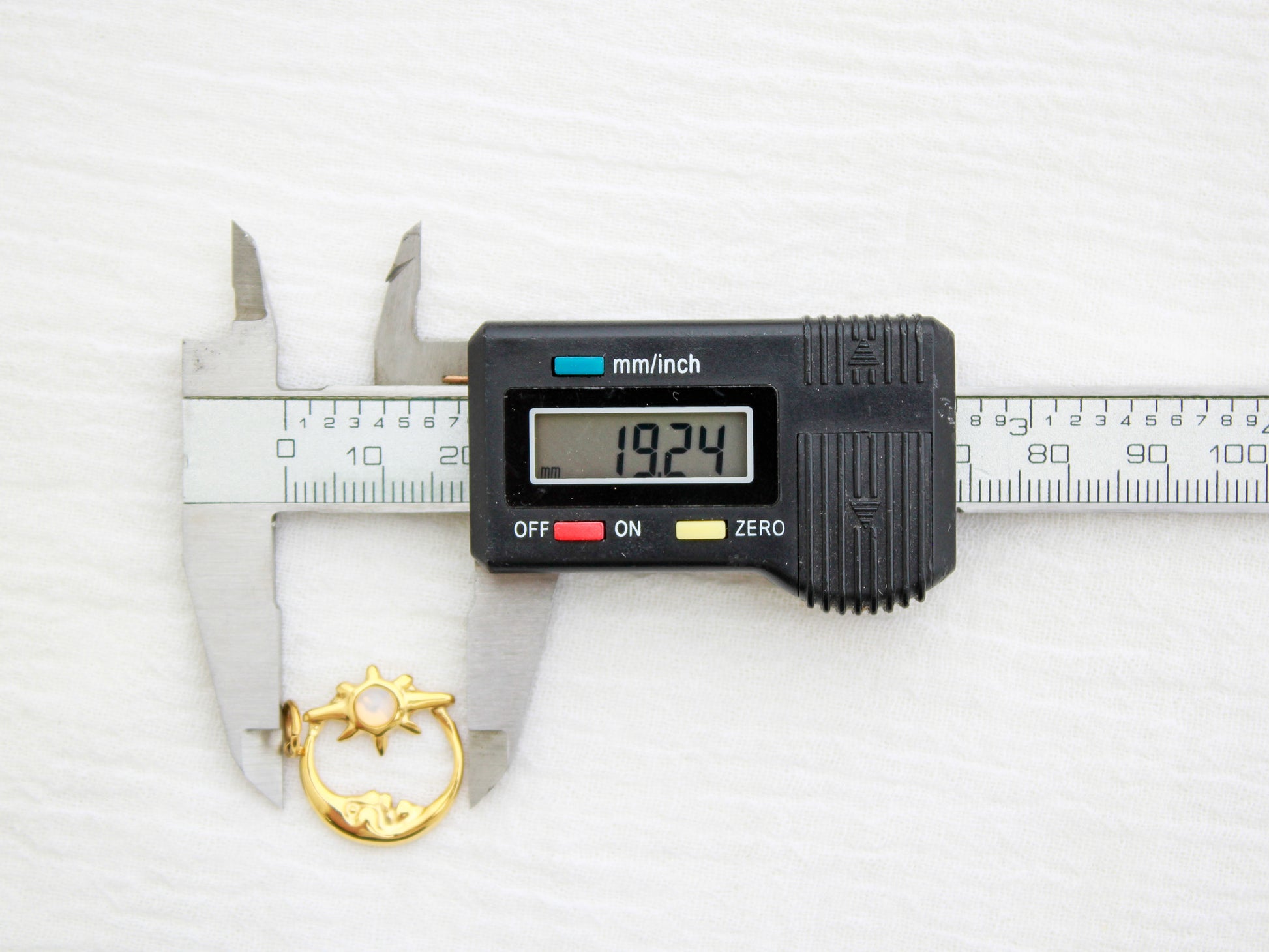 Moon & Star PVD Charm, Opal, CH332