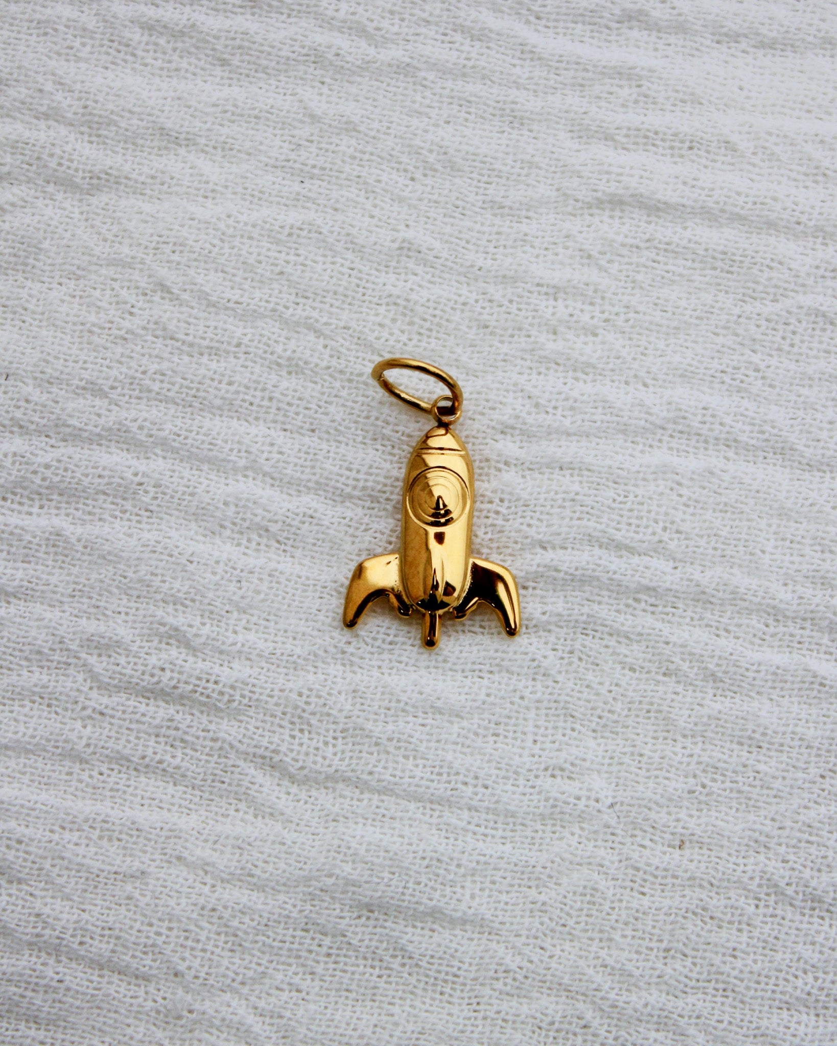 Spaceship PVD Charm, CH333