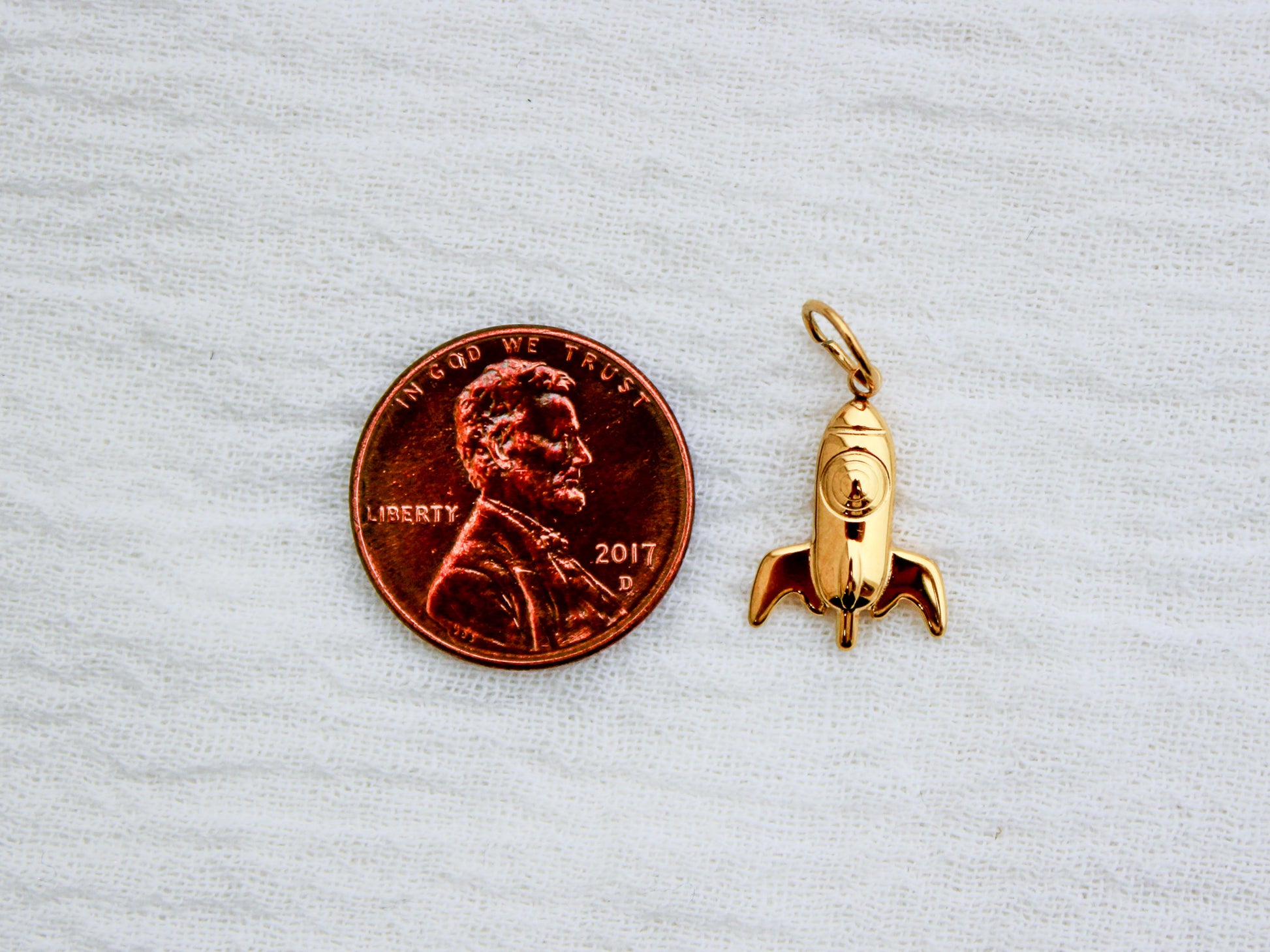Spaceship PVD Charm, CH333