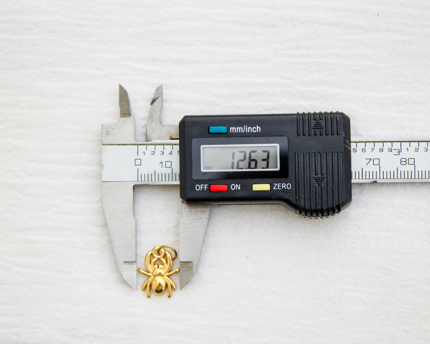 Spider PVD Charm, CH339