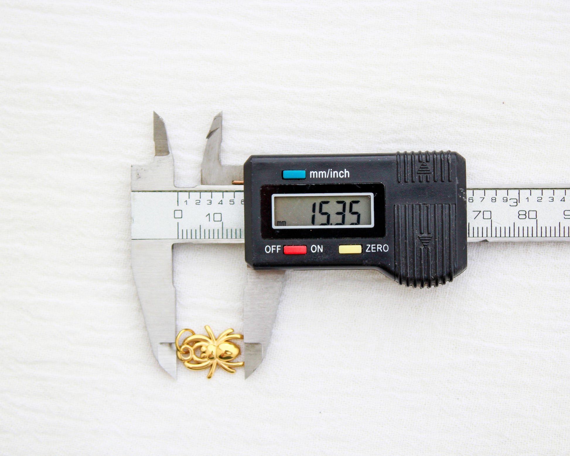 Spider PVD Charm, CH339