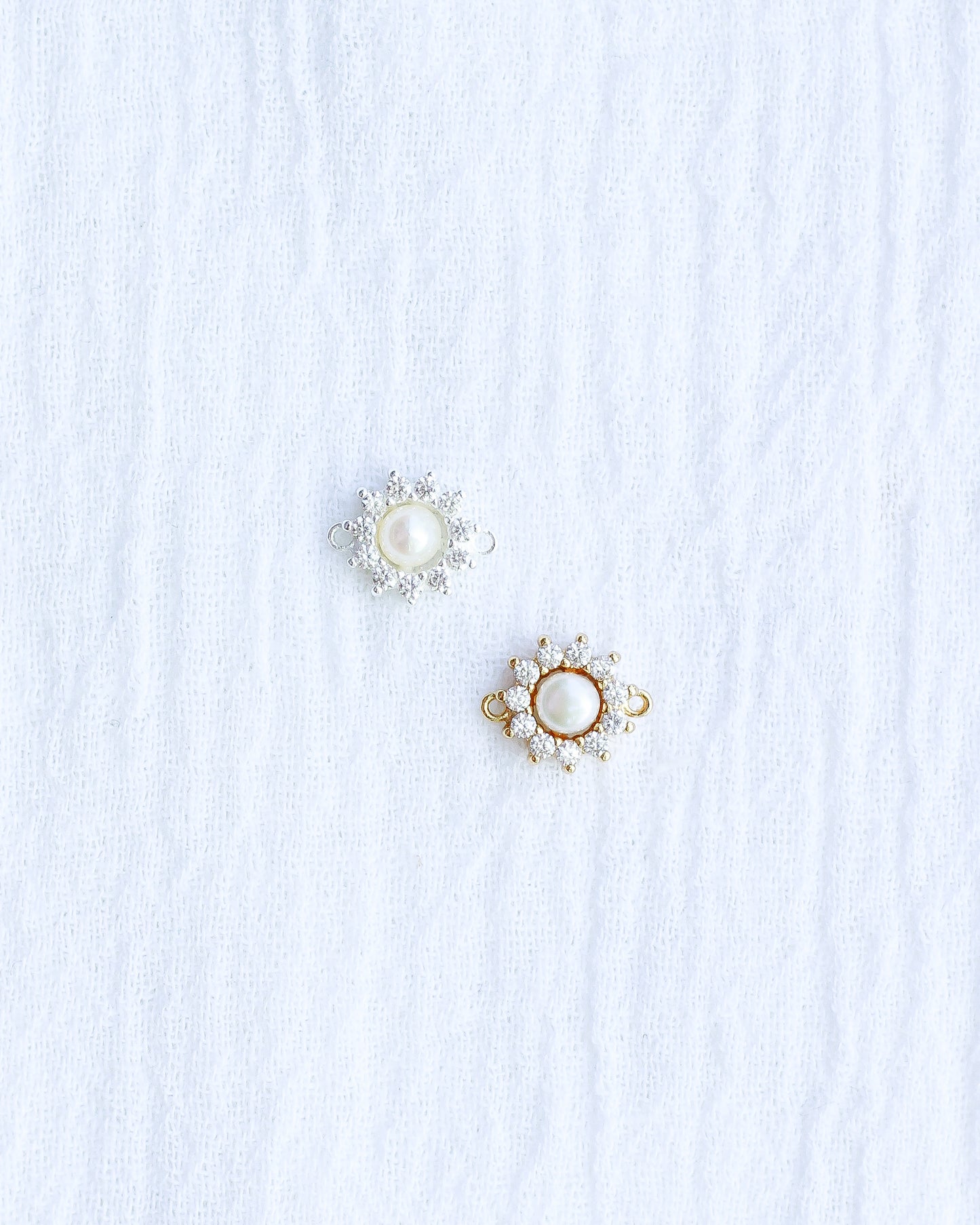 Freshwater White Pearl CZ Connector, CN203