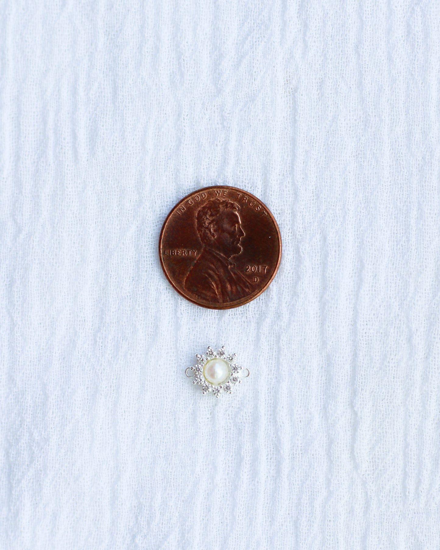 Freshwater White Pearl CZ Connector, CN203