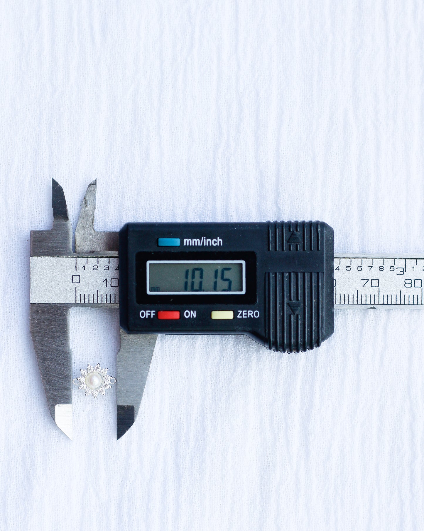 Freshwater White Pearl CZ Connector, CN203