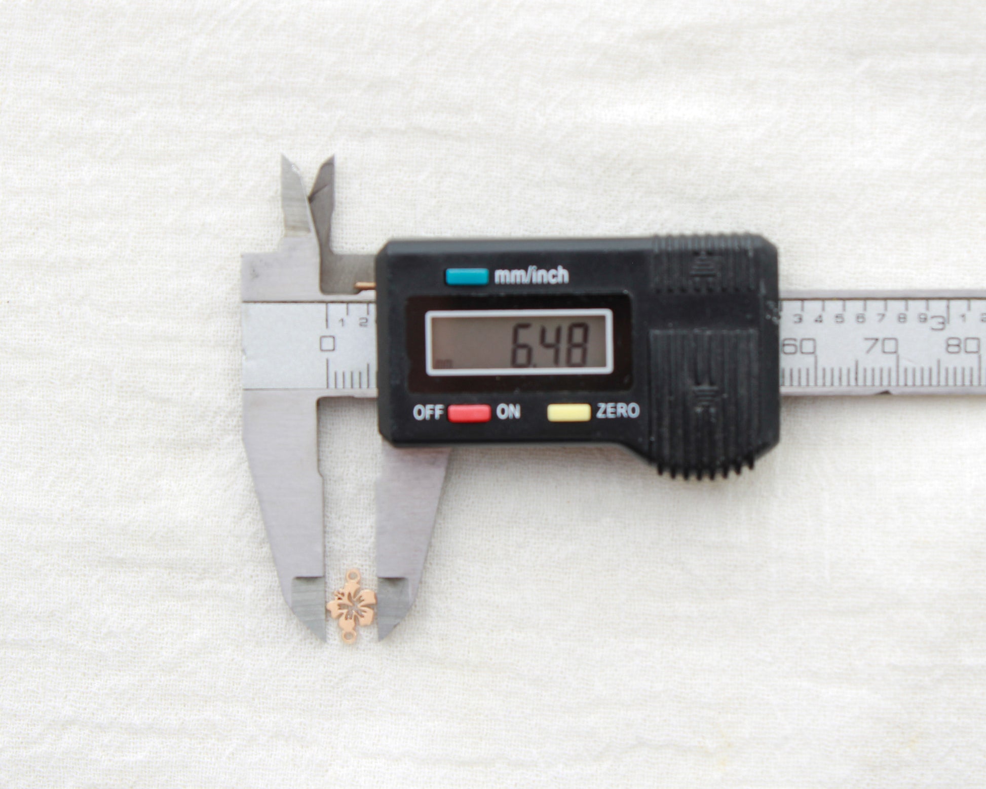 Hibiscus Flower Connector, CN479