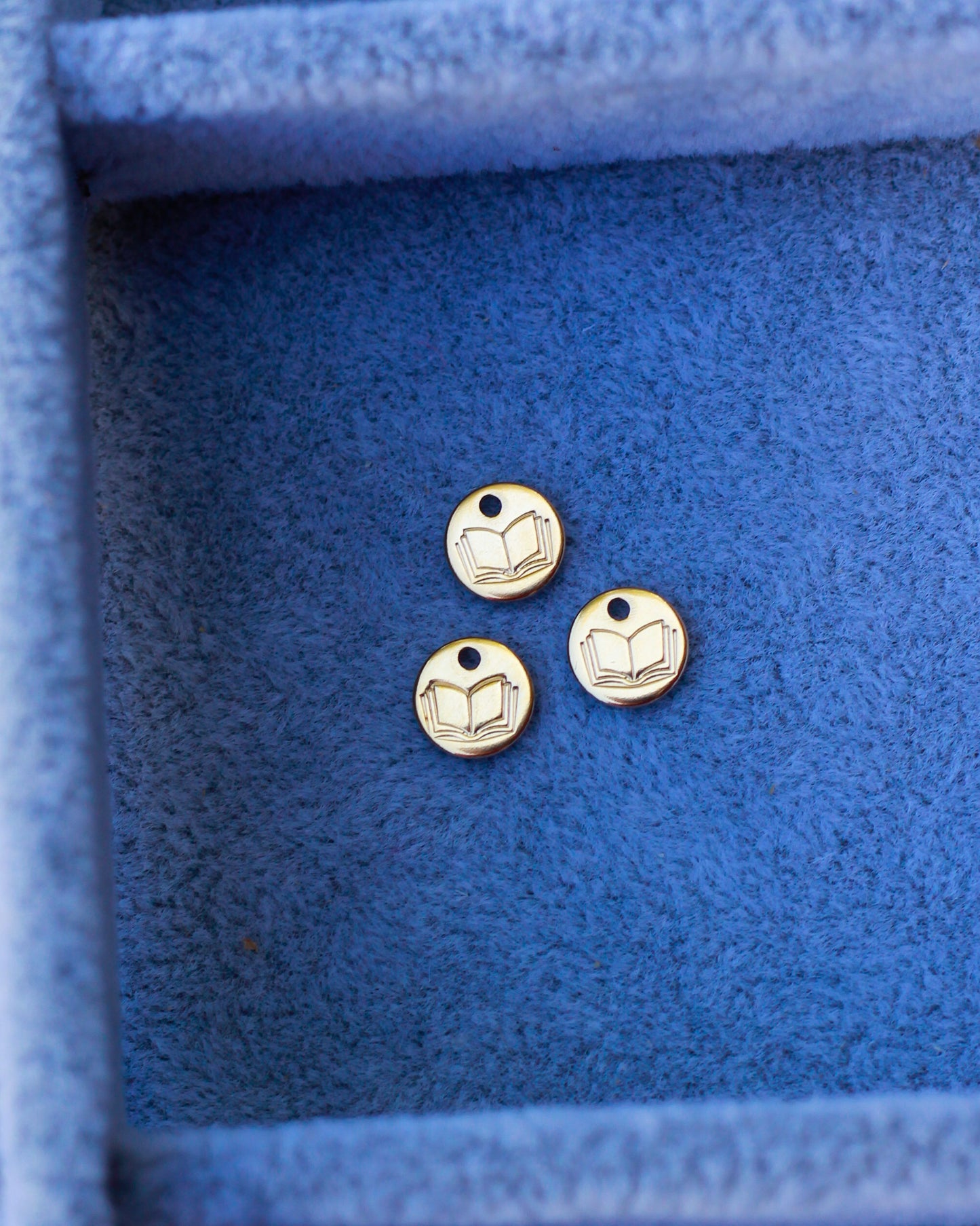 6.3mm Book Charm, CH05