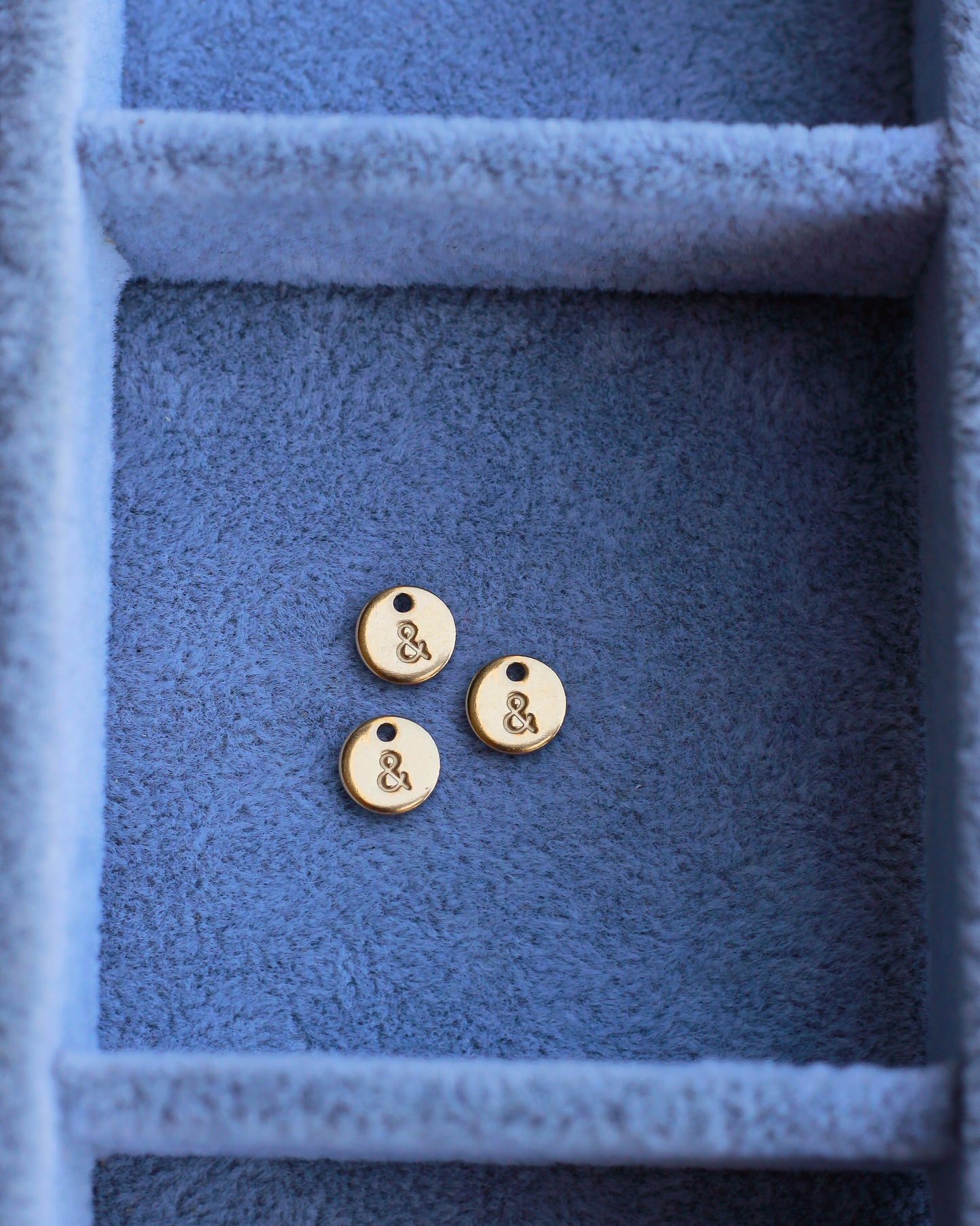 6.3mm Ampersand Charm, CH05