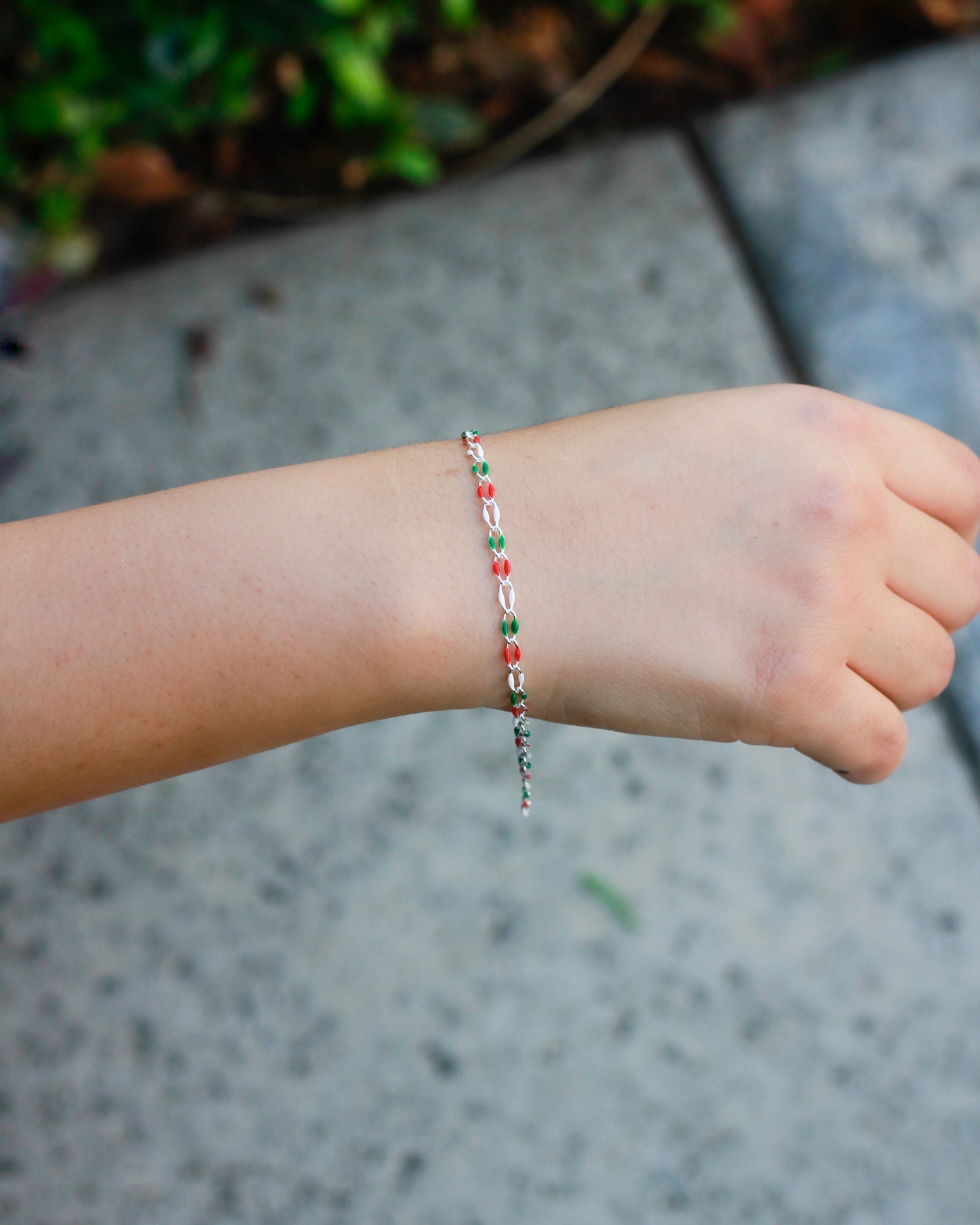Red, Green, and White Enamel Chain, SP134