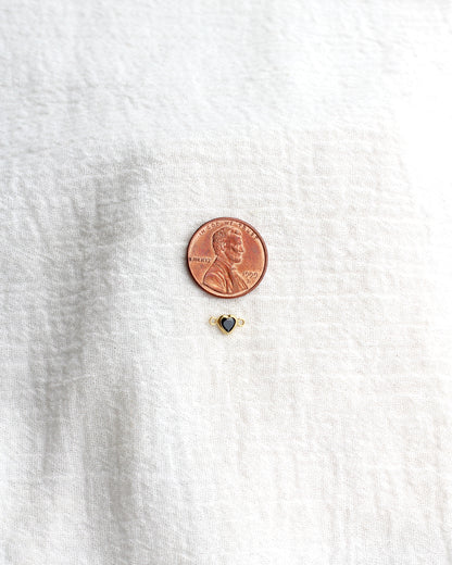4mm Horizontal Heart Black Onyx Connector, CN343