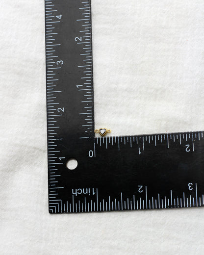4mm Horizontal Heart Black Onyx Connector, CN343