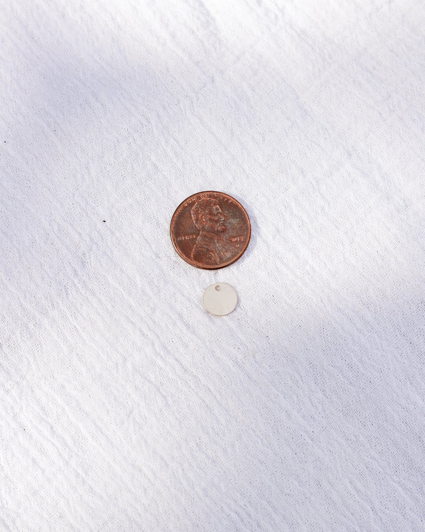 8mm Circle Disc Blank with One Hole, B74
