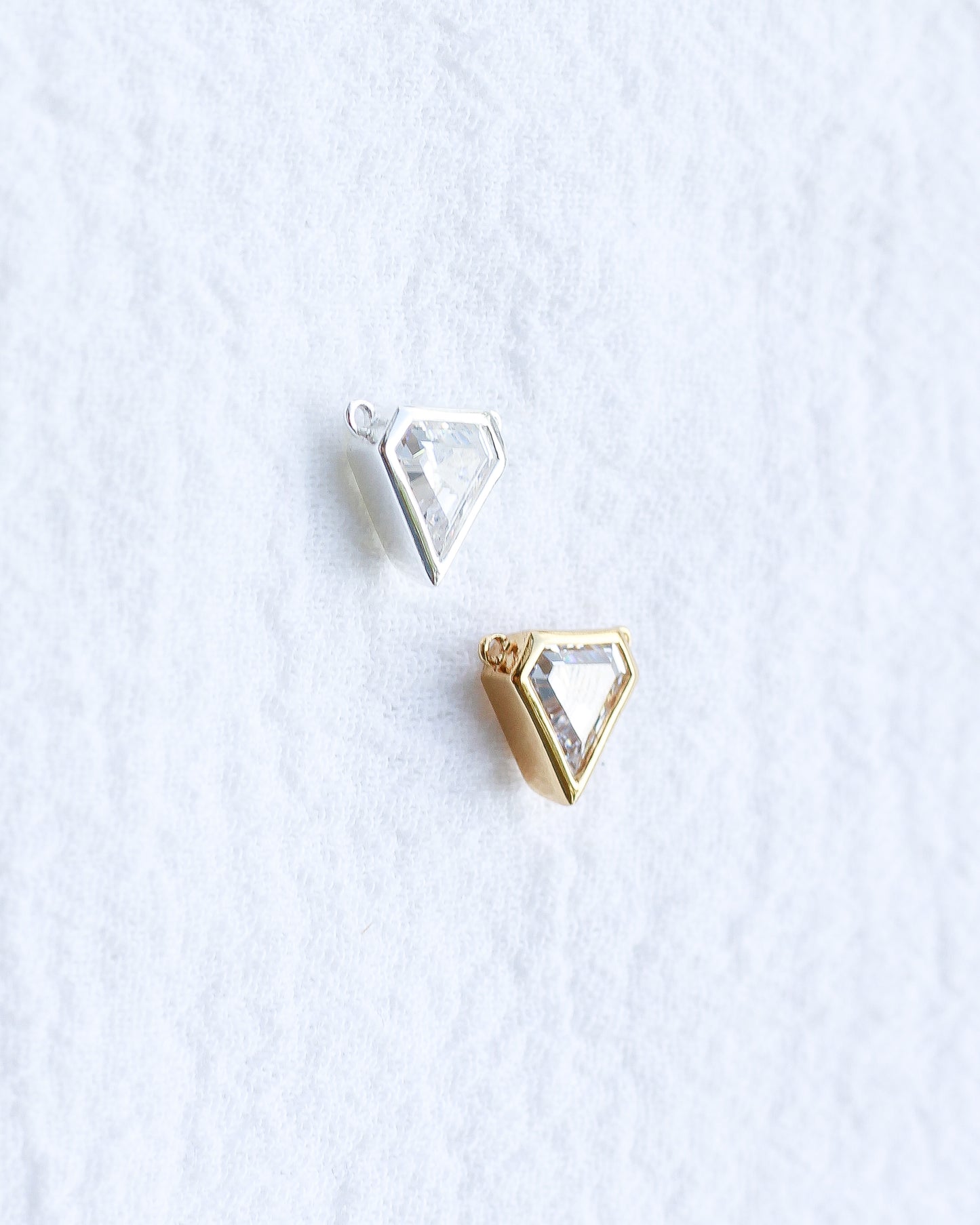 White CZ Bezel Diamond Connector, CN218