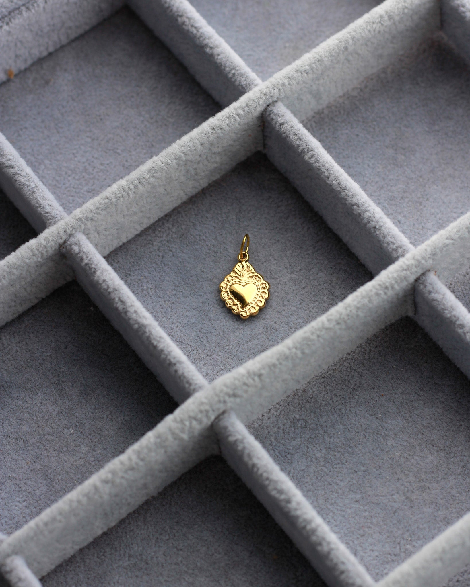 18mm Sacred Heart PVD Charm, CH425