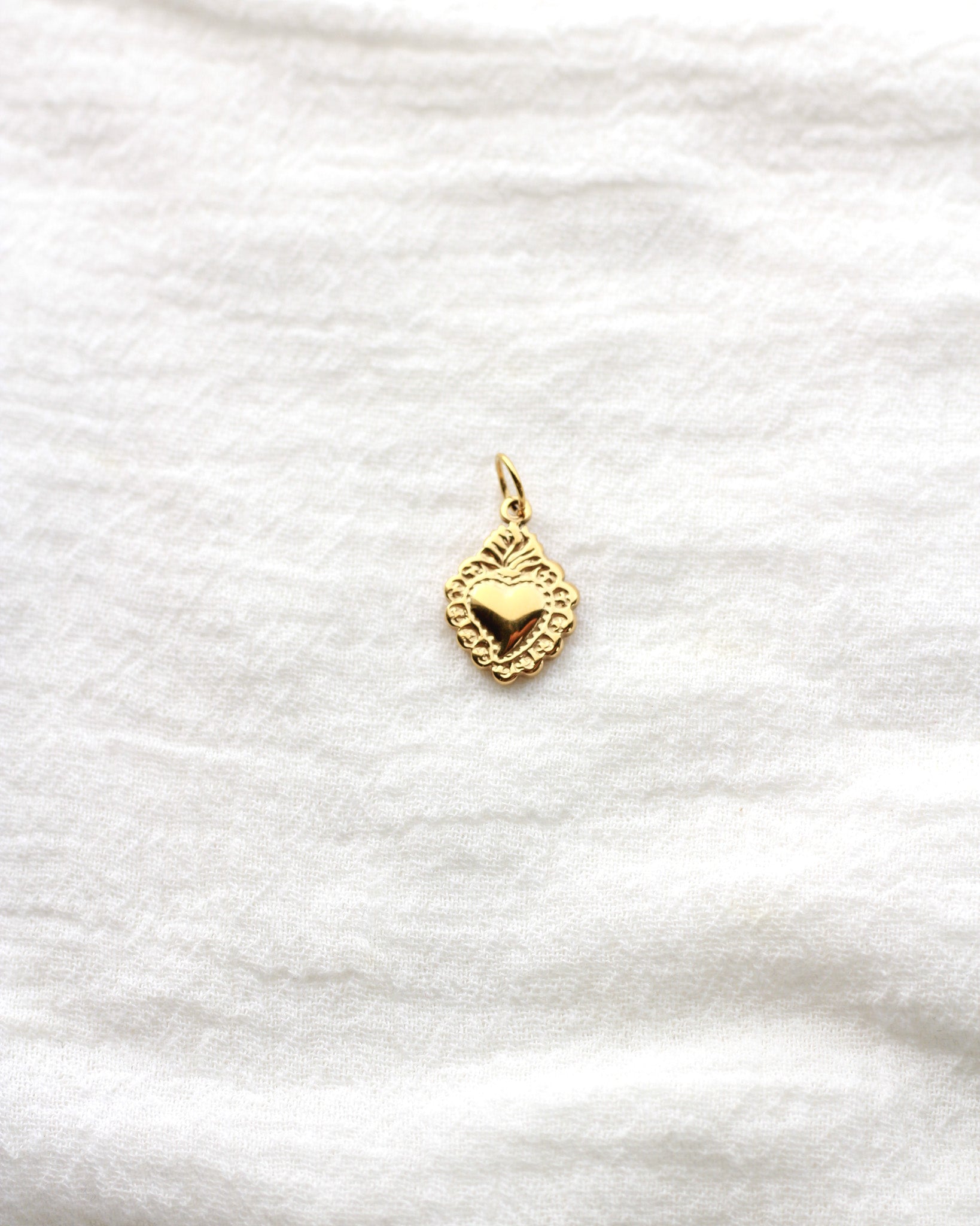 18mm Sacred Heart PVD Charm, CH425