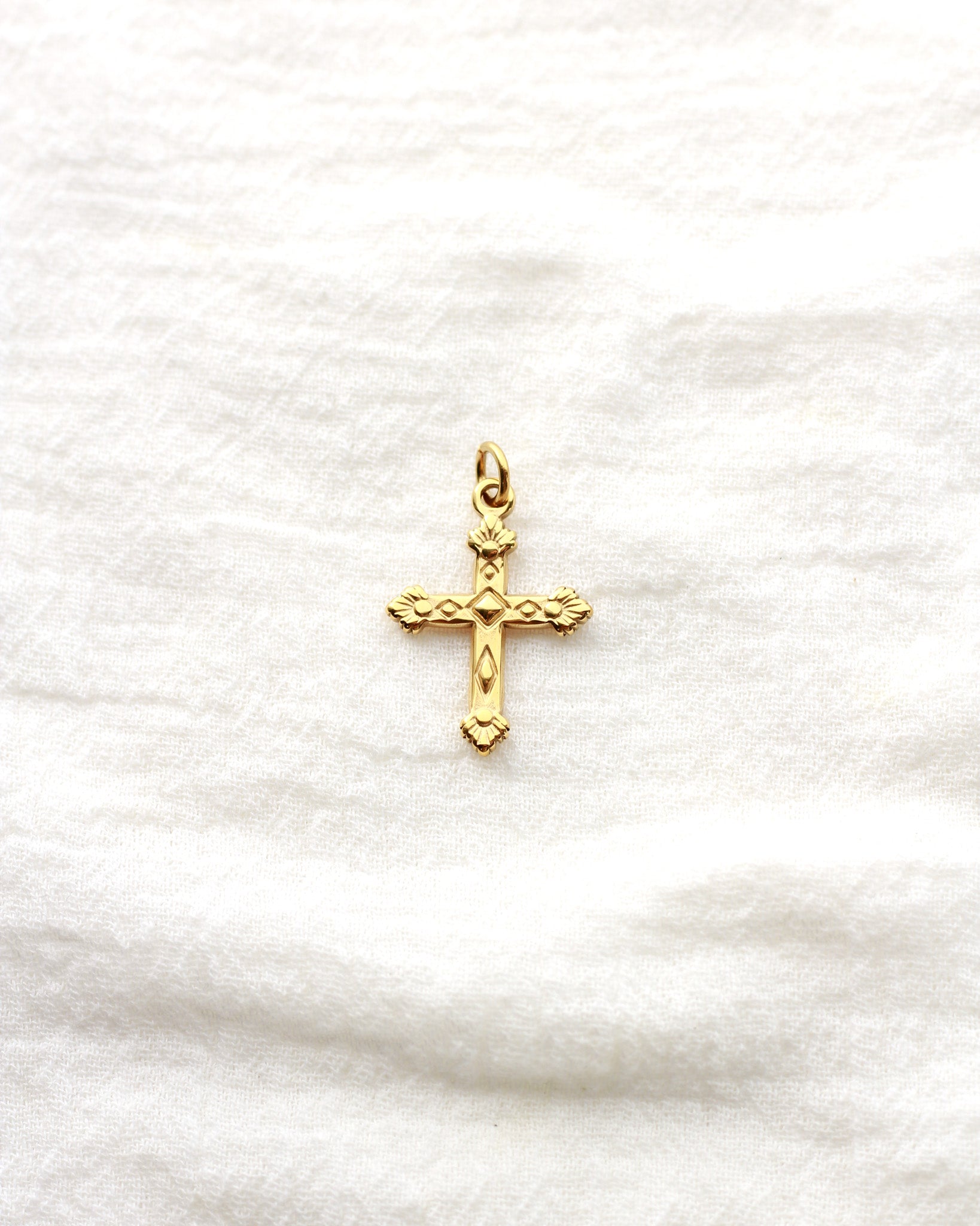 25mm Flared Edge Cross PVD Charm, CH424