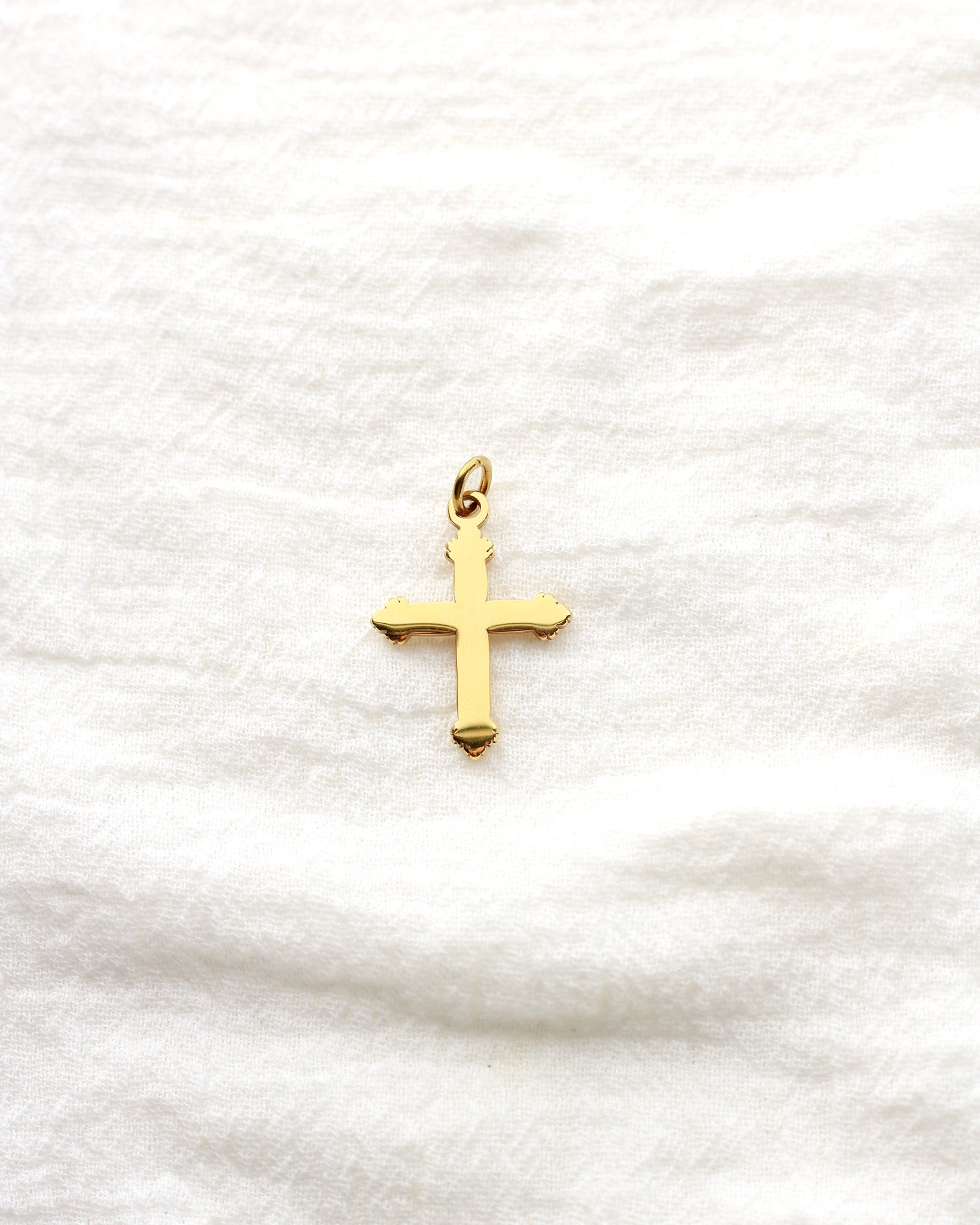 25mm Flared Edge Cross PVD Charm, CH424