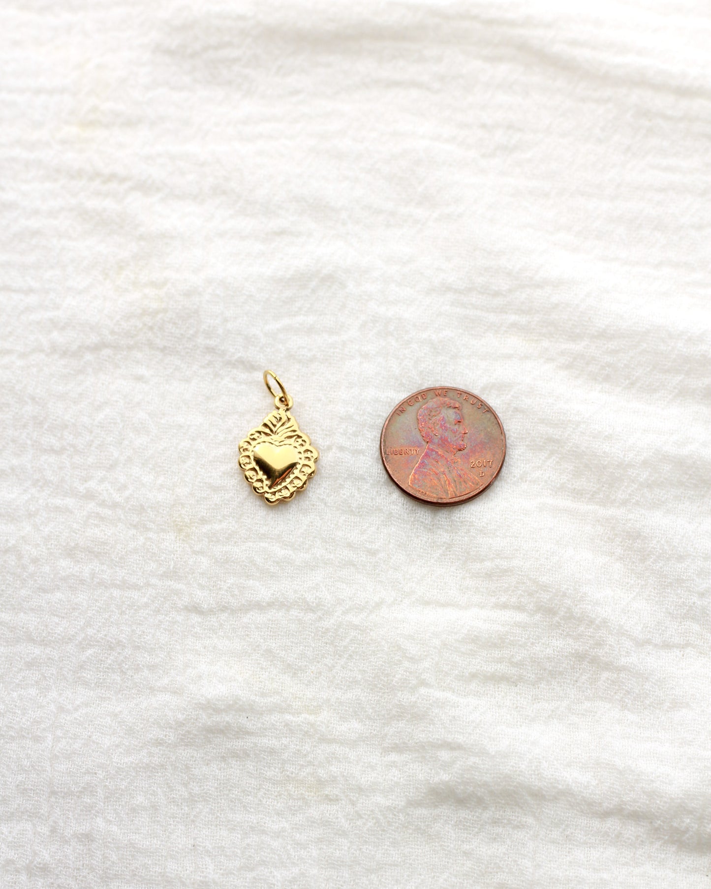 18mm Sacred Heart PVD Charm, CH425