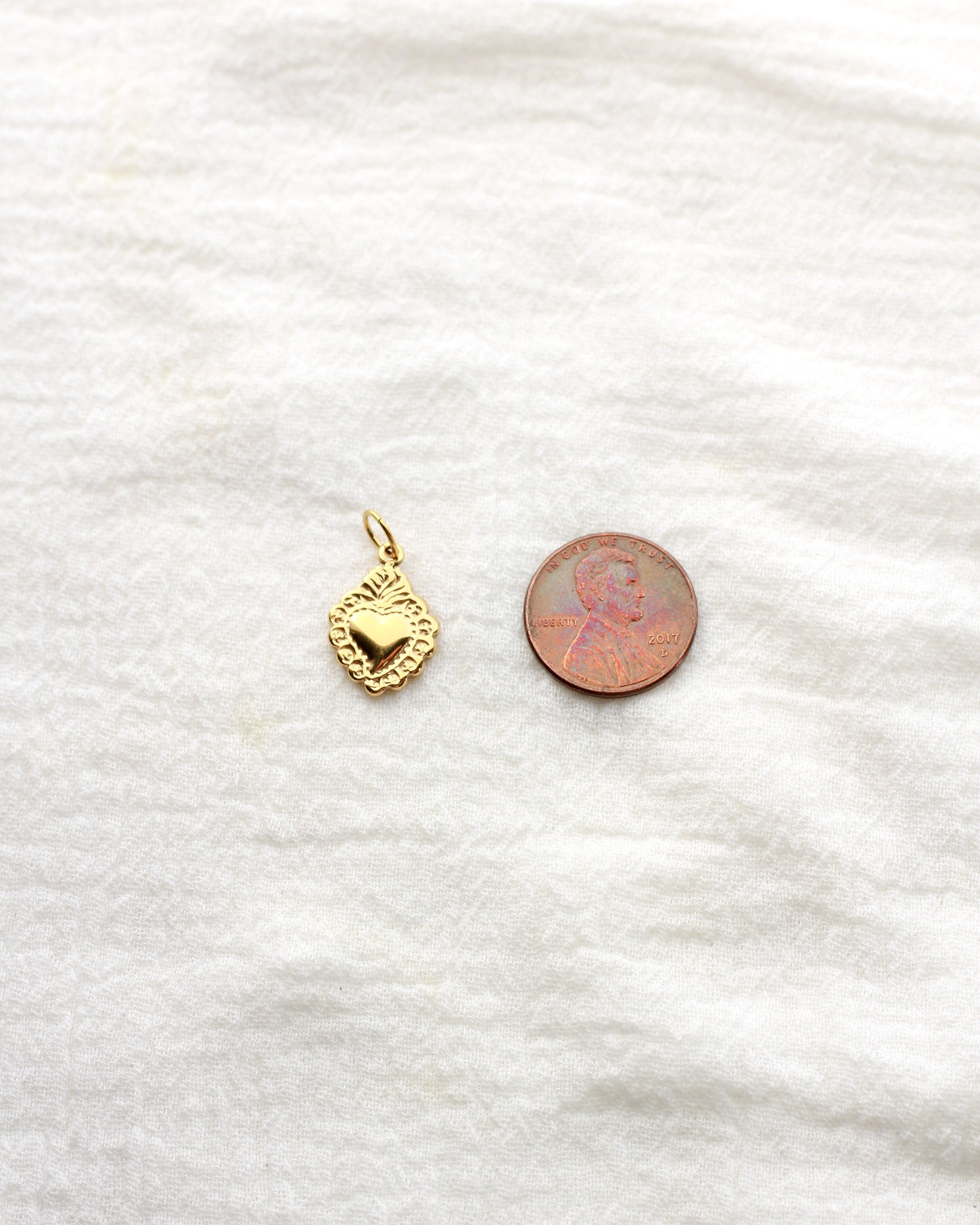 18mm Sacred Heart PVD Charm, CH425